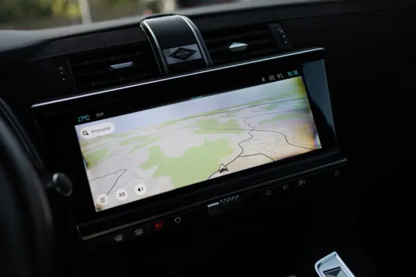 DS DS7 Crossback E-Tense Performance Line EAT8 18