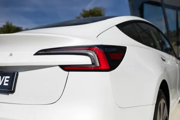 Tesla Model 3 Tração Traseira 25
