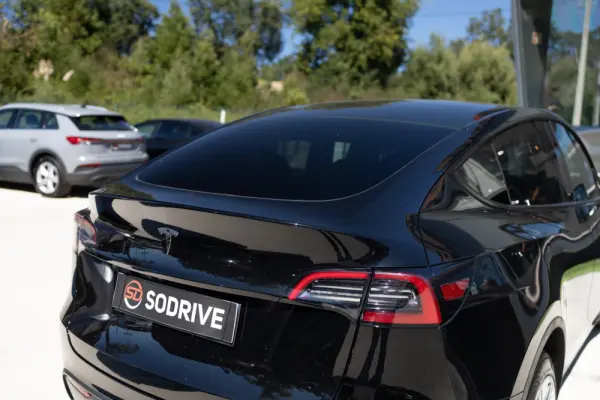 Tesla Model Y Standard 14