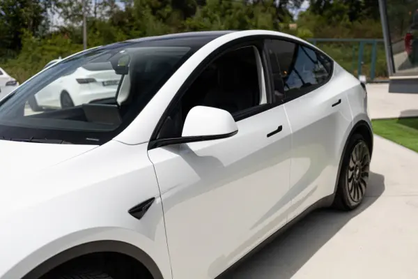 Tesla Model Y Standard 13