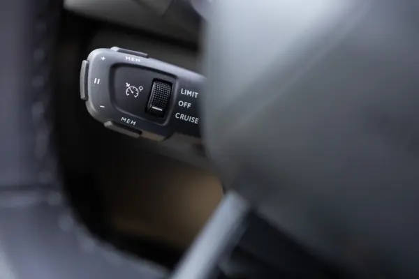 DS DS3 Crossback E-Tense Performance Line 18