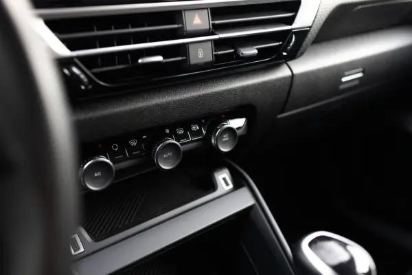 Citroen C4 1.2 PureTech Shine 25