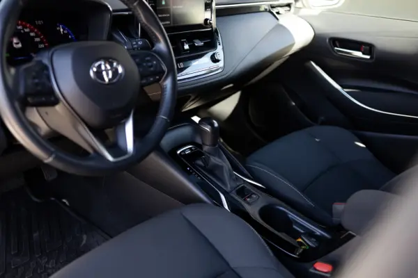 Toyota Corolla 1.8 Hybrid Active 19