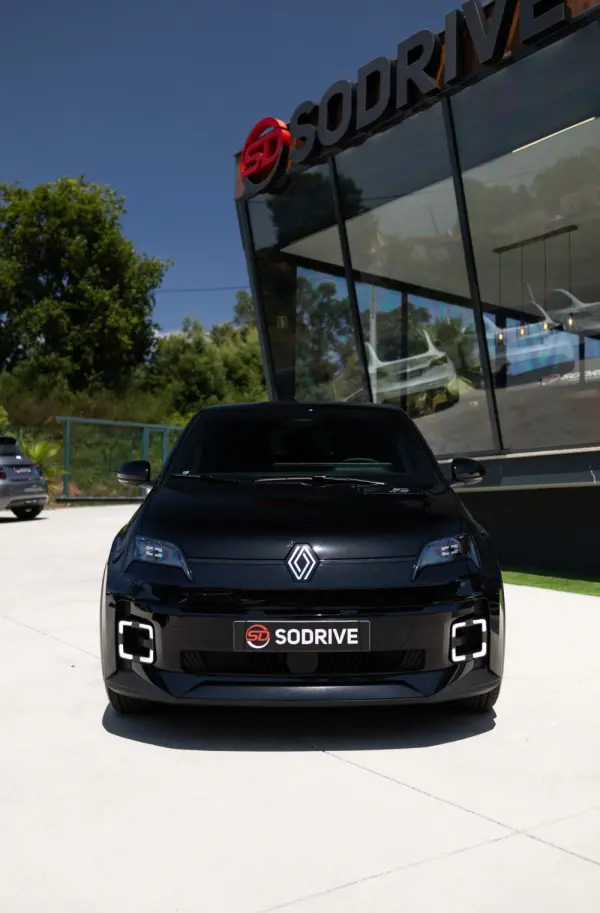 Renault 5 E-Tech 40 kWh Techno Autonomia Urbana 4