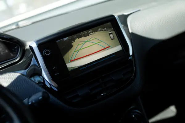 Peugeot 208 1.6 BlueHDi Style 18