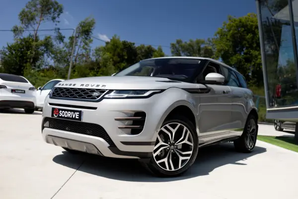 Land Rover Range Rover Evoque P300e R-Dynamic HSE 11