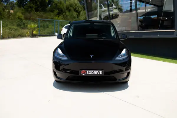 Tesla Model Y Long Range RWD 3
