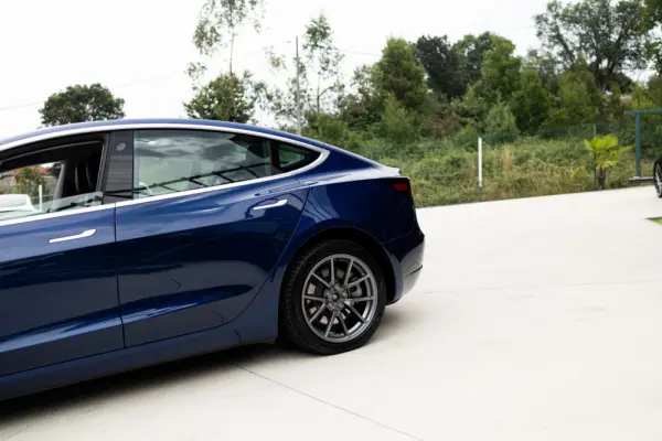 Tesla Model 3 Standard Range Plus RWD 11