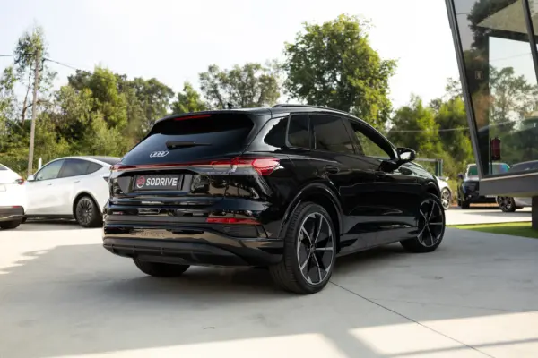 Audi Q4 e-tron 45 82 kWh 6