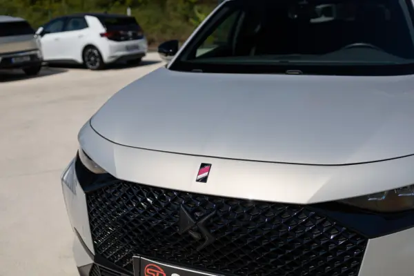 DS DS7 Crossback E-Tense Performance Line EAT8 24