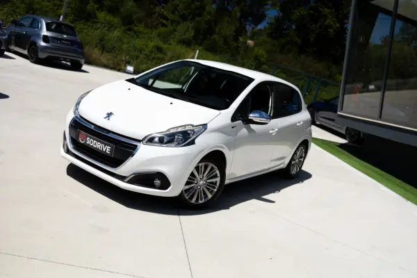 Peugeot 208 1.6 BlueHDi Style 3