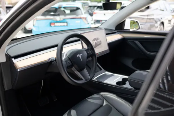Tesla Model Y Long Range Tração Integral 2