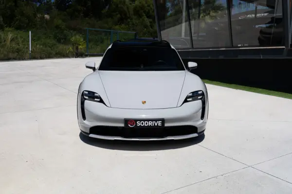 Porsche Taycan Cross Turismo 4 19