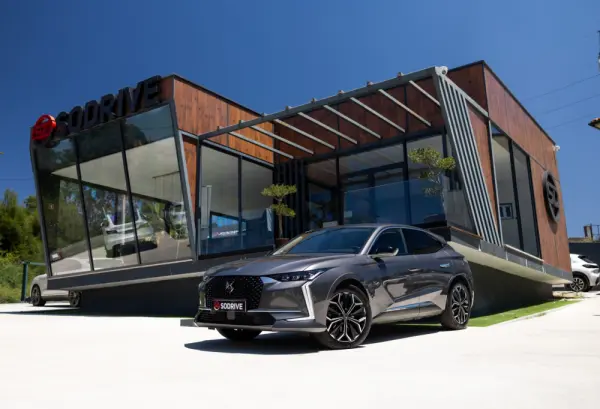 DS DS4 E-TENSE 225 RIVOLI 1