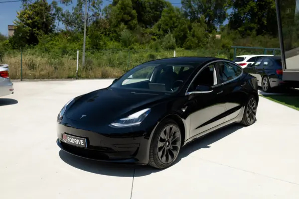 Tesla Model 3 Standard RWD Plus 4
