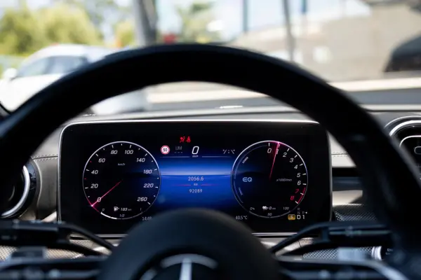 Mercedes-Benz C 300 e AMG Line 11