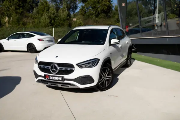 Mercedes-Benz GLA 250 e 8G-DCT Progressive 4