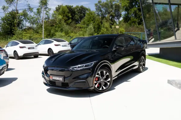 Ford Mustang Mach-E AWD PREMIUM 5
