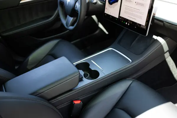 Tesla Model 3 Long-Range Dual Motor AWD 17