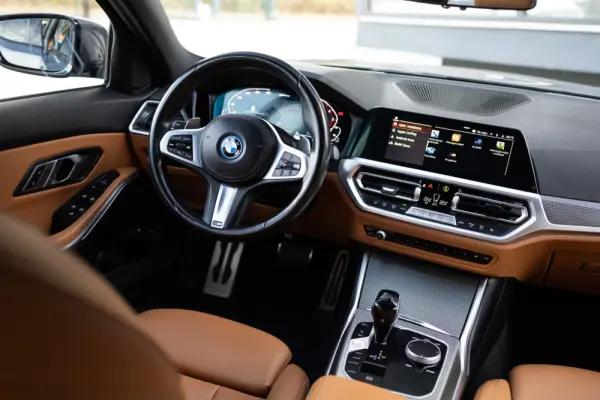BMW 320 e Aut. M Sport 2