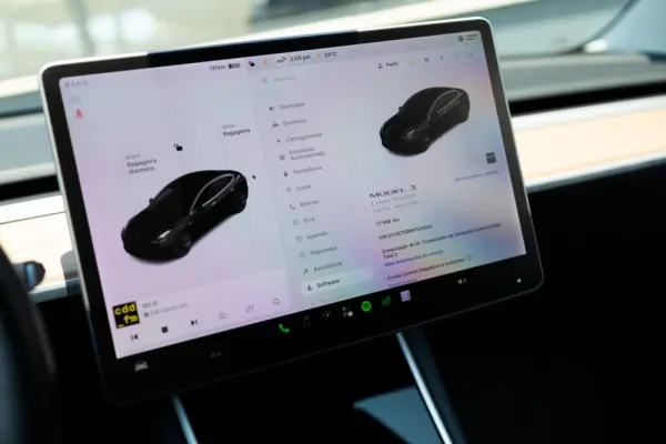 Tesla Model 3 Long-Range Dual Motor AWD 8