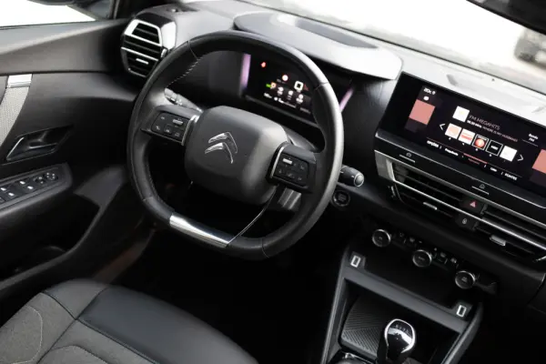 Citroen C4 1.2 PureTech Shine 2