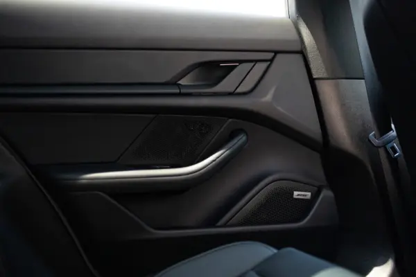 Porsche Taycan Cross Turismo 4 15