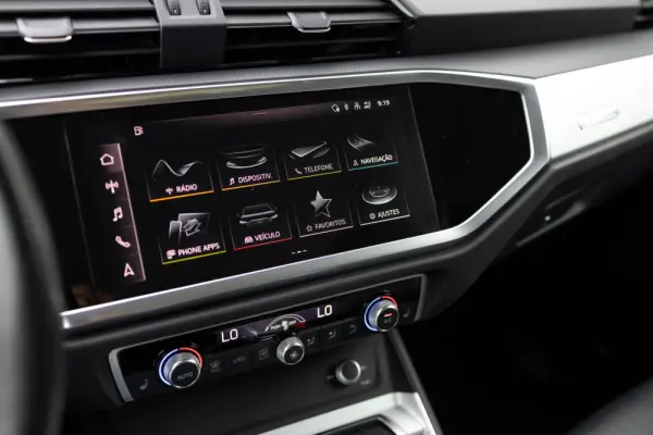 Audi Q3 45 TFSIe S tronic 10