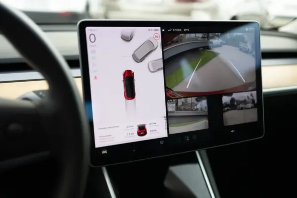 Tesla Model 3 Standard Range Plus RWD 12