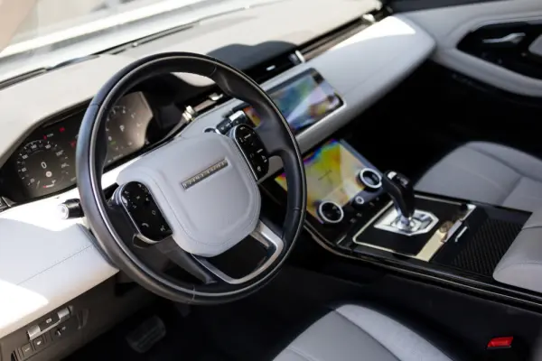 Land Rover Range Rover Evoque P300e R-Dynamic HSE 7