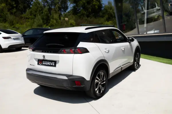 Peugeot e-2008 Allure 5