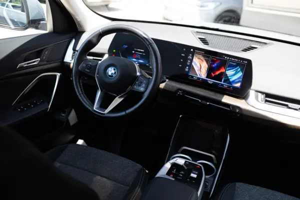 BMW iX1 xDrive30 xLine 2