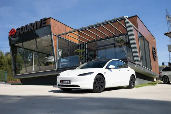 Tesla Model 3 Tração Traseira 1