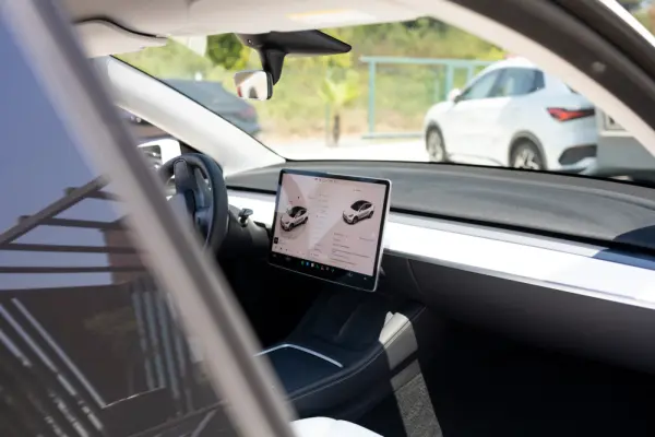 Tesla Model Y Standard 18