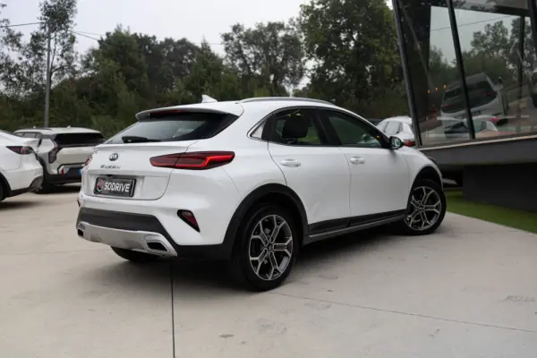 Kia XCeed 1.6 GDI DCT6 OPF PLATINUM 4