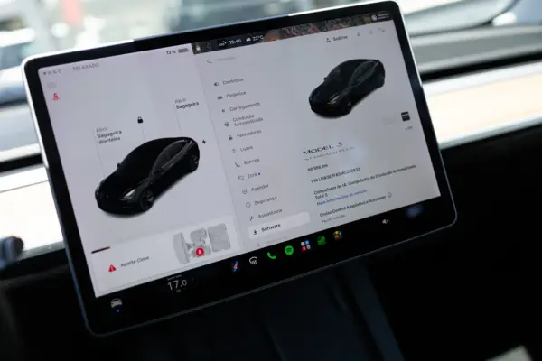 Tesla Model 3 Standard Range Plus RWD 16