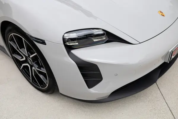 Porsche Taycan Sport Turismo Outro 27