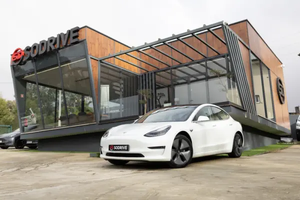 Tesla Model 3 Standard RWD Plus 1
