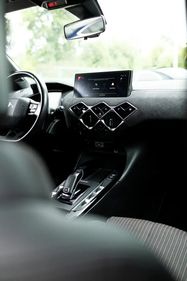 DS DS3 Crossback 1.2 PureTech Performance Line EAT8 28