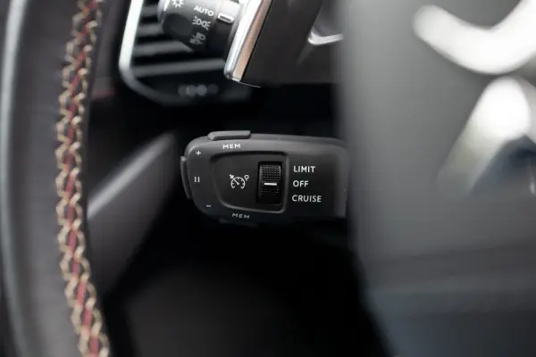 DS DS7 Crossback E-Tense Performance Line EAT8 19