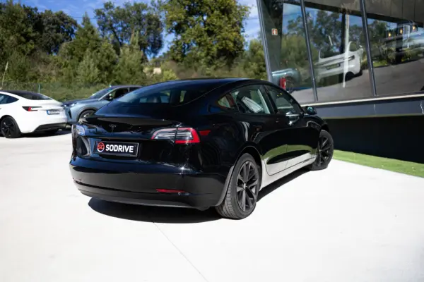 Tesla Model 3 Standard RWD 14