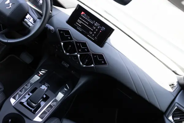 DS DS3 Crossback E-Tense Performance Line 27