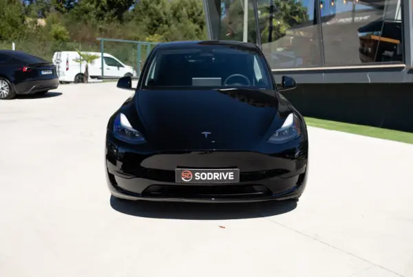 Tesla Model Y Standard 3