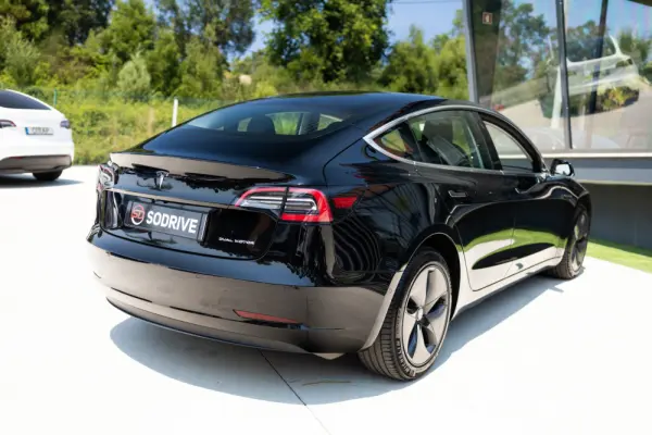 Tesla Model 3 Long-Range Dual Motor AWD 6