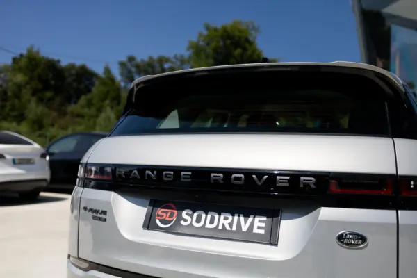 Land Rover Range Rover Evoque P300e R-Dynamic HSE 34
