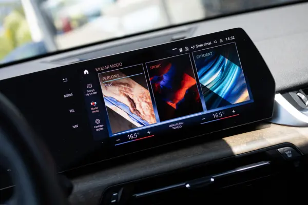 BMW iX1 xDrive30 xLine 8