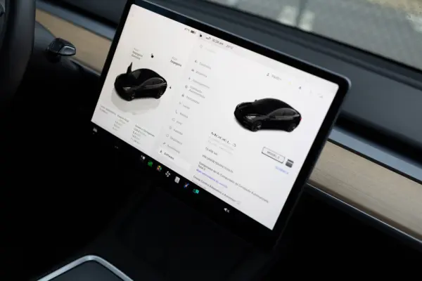 Tesla Model 3 Long-Range Dual Motor AWD 12