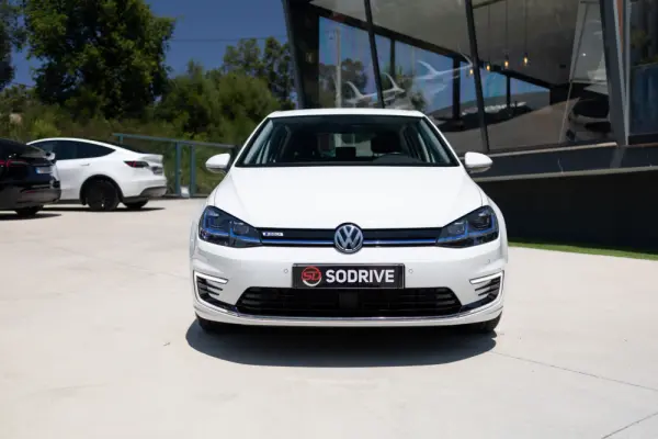 Volkswagen e-Golf Standard 3