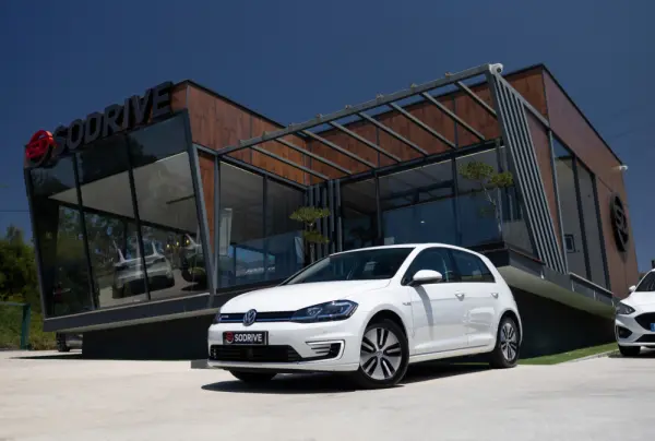 Volkswagen e-Golf Standard 1