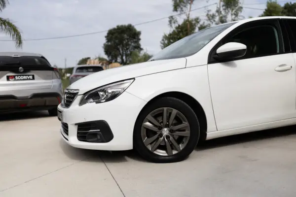 Peugeot 308 1.6 BlueHDi Style 17